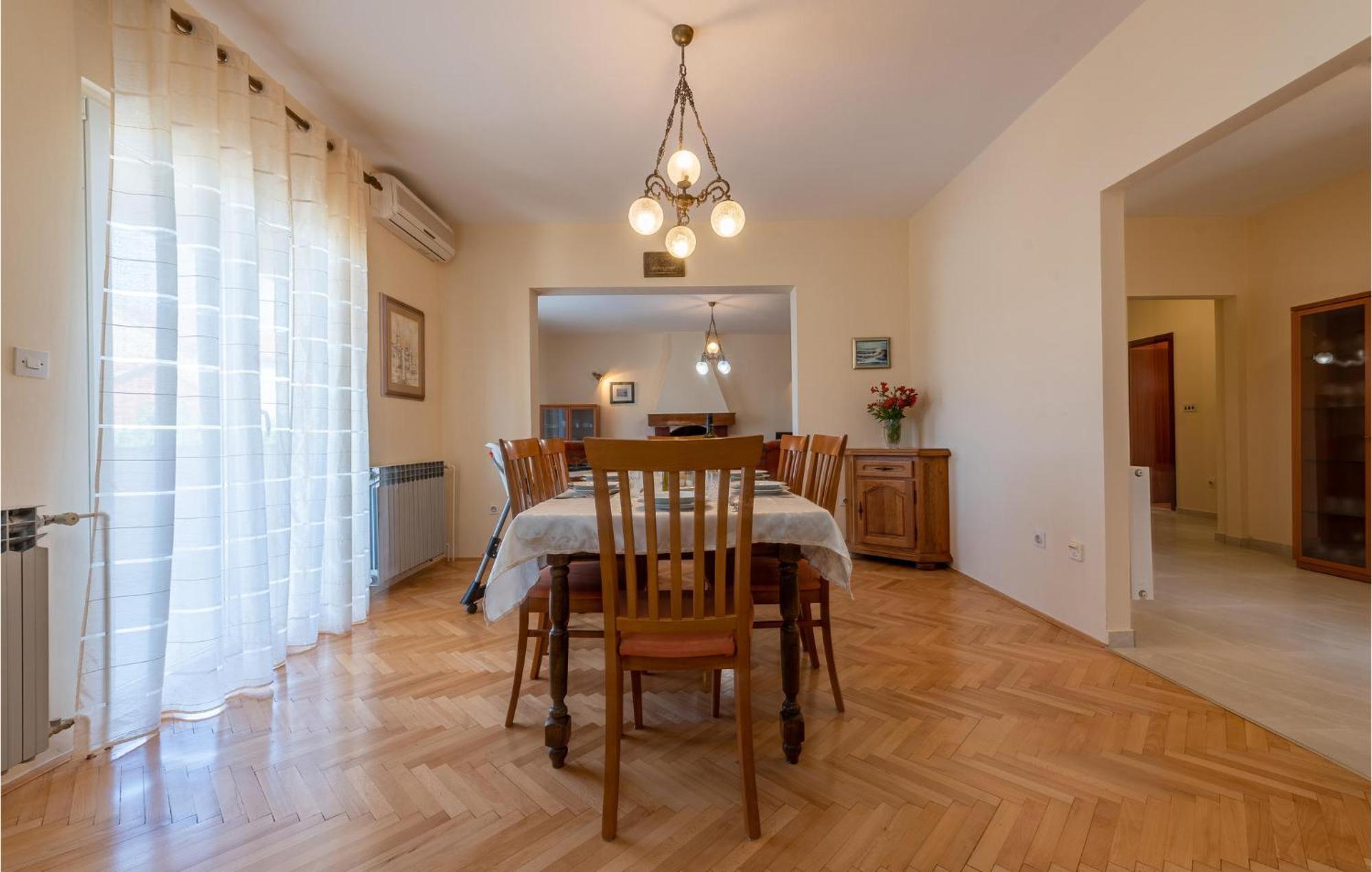Cozy Apartment In Zadar With Wifi Exterior photo